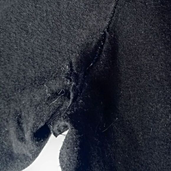 5/$25 Victoria's Secret Pink capri's - Picture 5 of 5